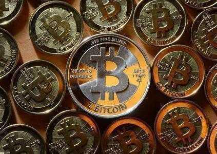 Стоимость Bitcoin достигла исторического максимума, превысив отметку в $1500