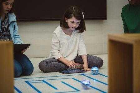 Новая версия приложения Swift Playgrounds позволяет управлять объектами из реального мира — роботами, дронами и другими умными устройствами