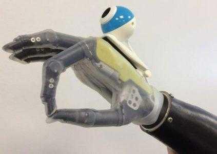 Исследователи научили протез руки распознавать объекты при помощи камеры и искусственного интеллекта