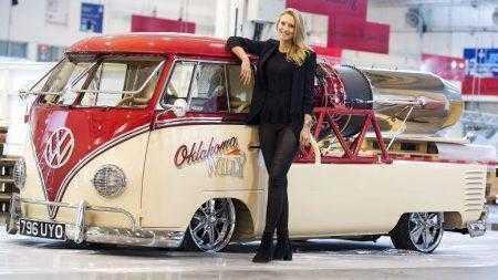 Энтузиаст оснастил пикап VW type 2 Transporter 1958 года реактивным двигателем от истребителя и разогнал до 480 км/ч