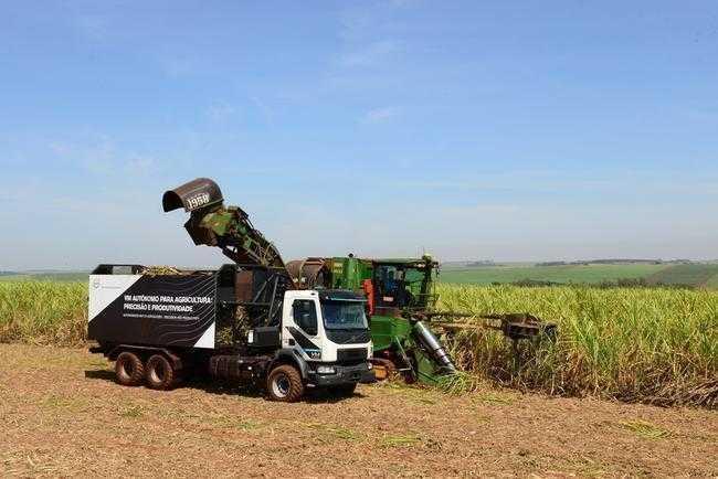 https://img.newatlas.com/volvo-steering-truck-3.jpg?auto=format%2Ccompress&fit=max&h=670&q=60&w=1000&s=d8c668cd9bf66781a914a23b56b4adef