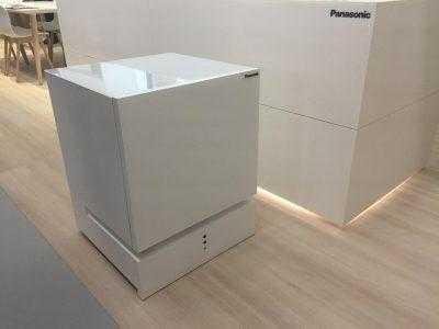 Panasonic показала прототип холодильника будущего Movable Fridge, который по команде сам приходит к хозяину