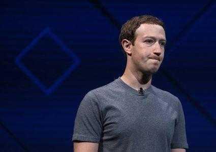 Facebook ужесточит правила размещения рекламы и наймет более тысячи модераторов для борьбы с политическими объявлениями