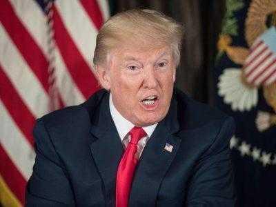 Дональд Трамп одним твитом обрушил рыночную стоимость Amazon на $5,7 млрд