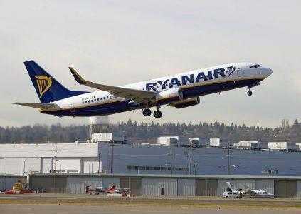 Владимир Гройсман предложил использовать «Гостомель» в качестве базового аэропорта для всех лоукостеров, включая Ryanair