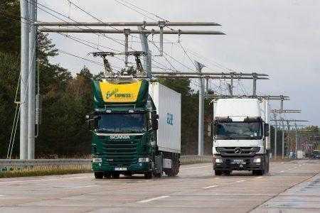 Siemens построит в Германии систему eHighway для подзарядки на ходу электрических грузовиков с «троллейбусными» штангами