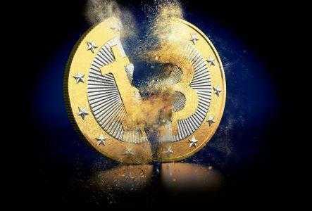 На рынке криптовалют штормит: Bitcoin Cash резко подорожал в 4 раза, цена Bitcoin упала на 30%