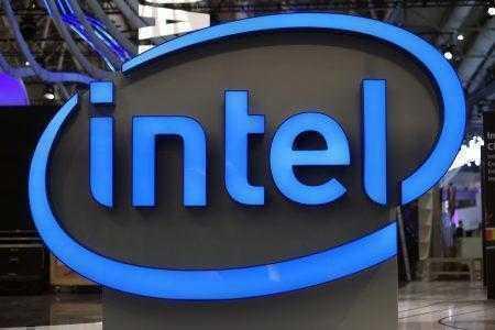 Intel изменила архитектуру чипов для обеспечения защиты от уязвимости Spectre, первые модели выйдут во втором полугодии